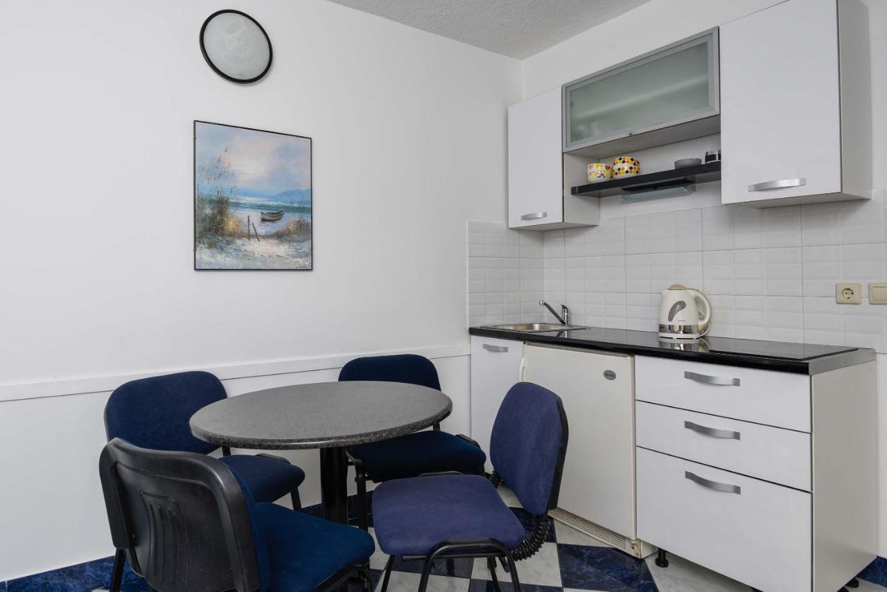 Apartment Jane Perna Kuciste