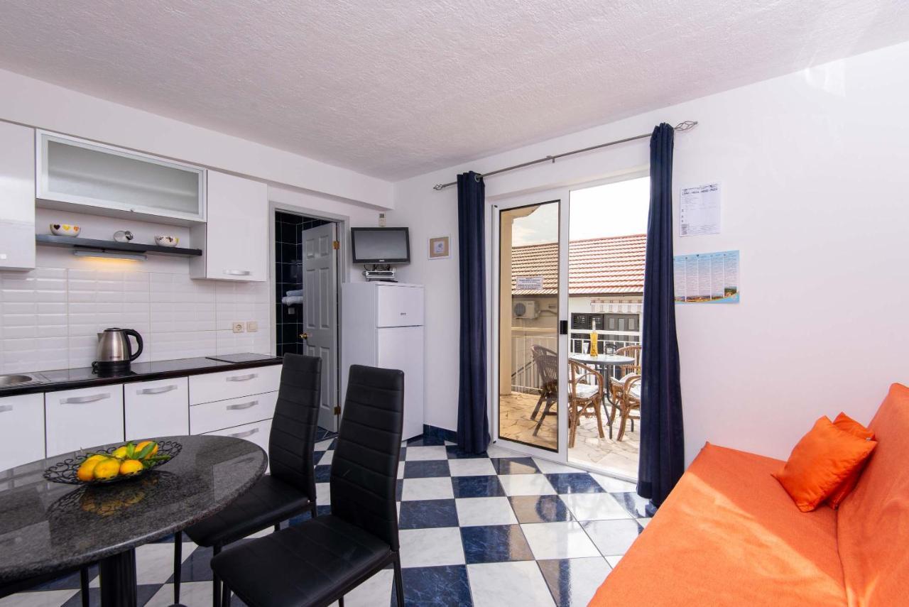Jane Perna Apartment