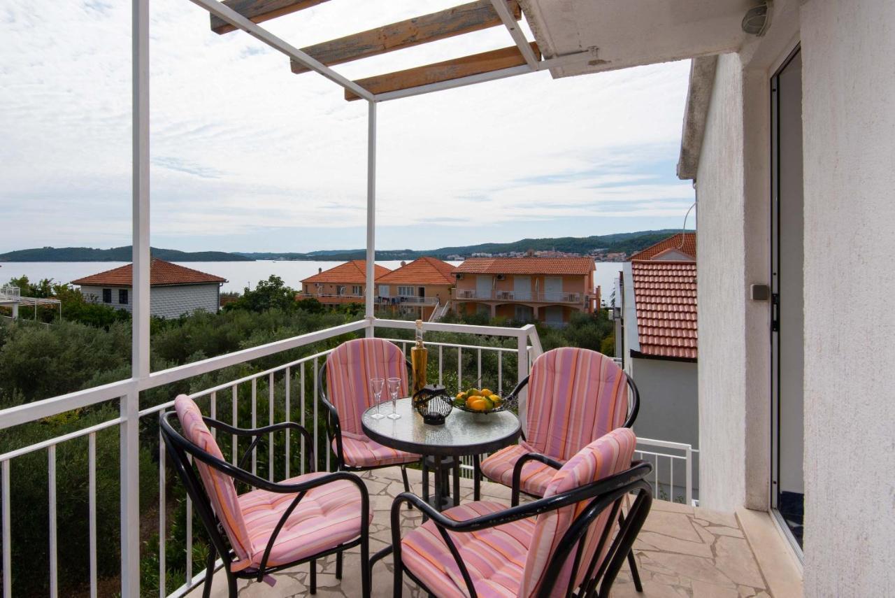 Jane Perna Apartment Kuciste